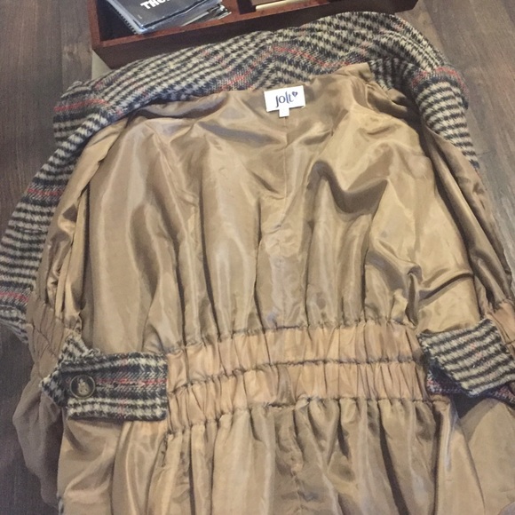 Cape coat - Picture 2 of 8